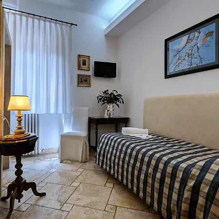 In Centro - Diffuso 3* Sienne