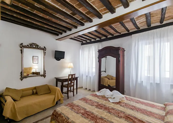 In Centro - Diffuso 3* סיינה